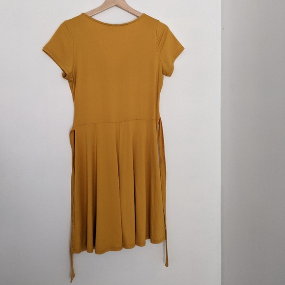 Simons v-neck midi dress - Picture 4 of 15